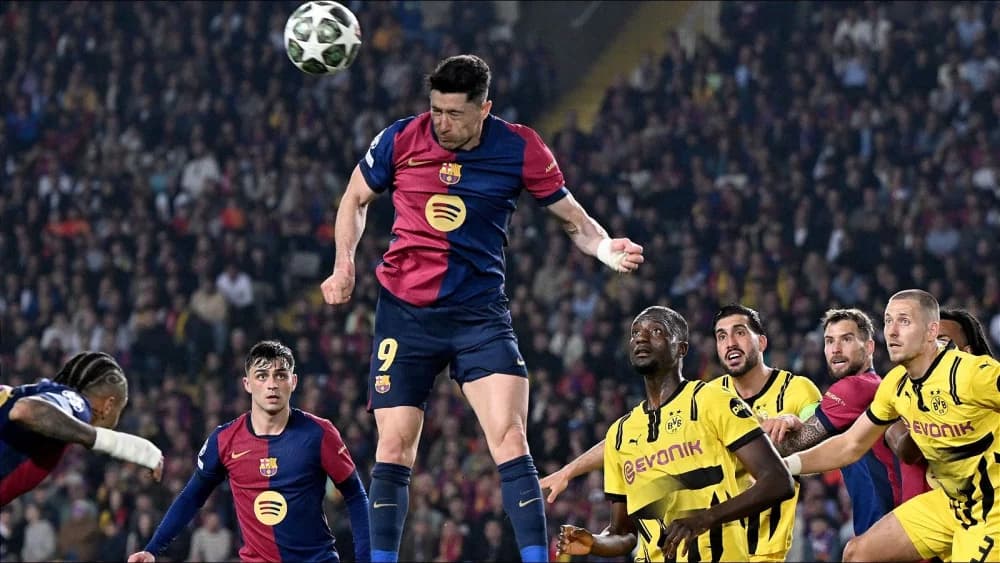 Robert Lewandowski snubs Saudi riches for Barcelona glory